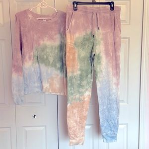 Old Navy women’s tie dye jogger set